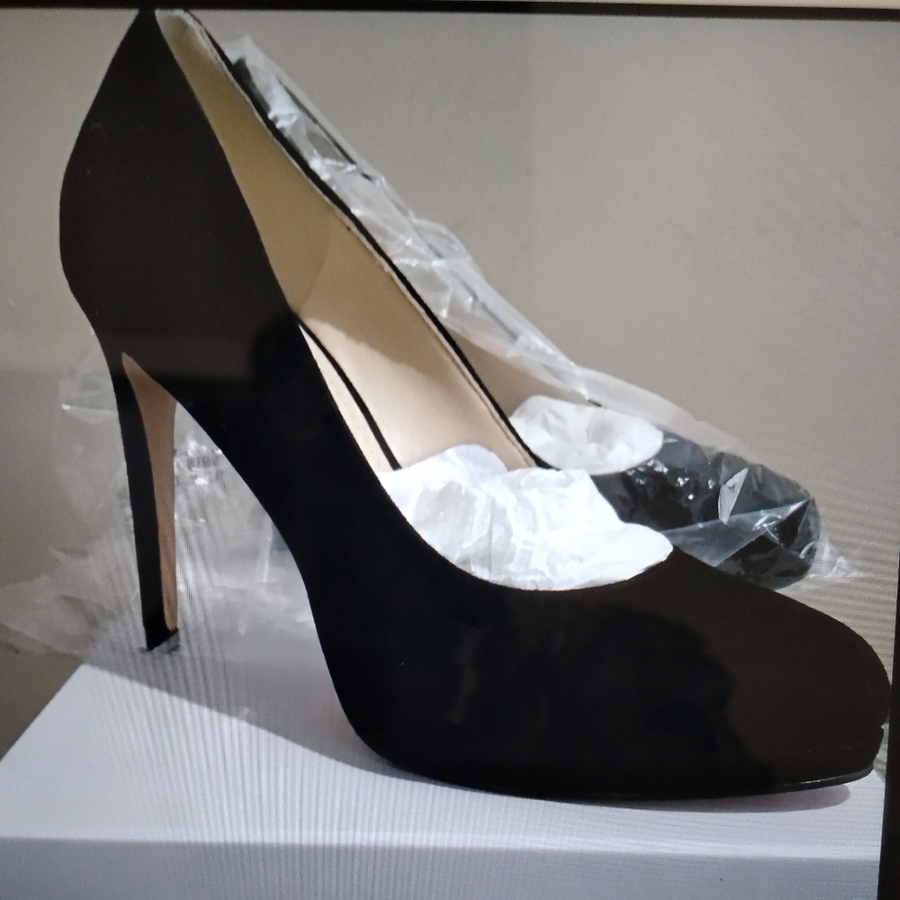 Quabree Platform Pumps - Picture 1 of 1